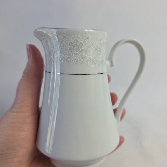 Crown Ming Queen's Lace Creamer White Flowers Platinum Trim - Picture 11 of 14